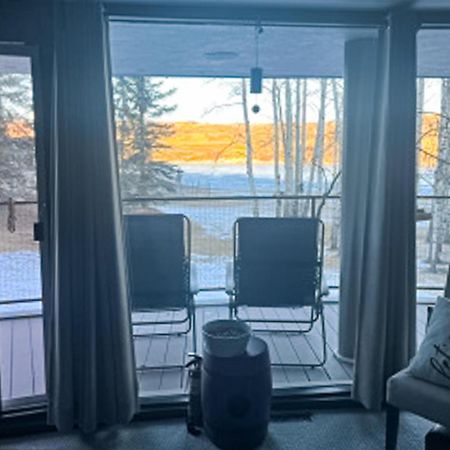 Roundhouse Grotto Bed and Breakfast YYC Exteriör bild