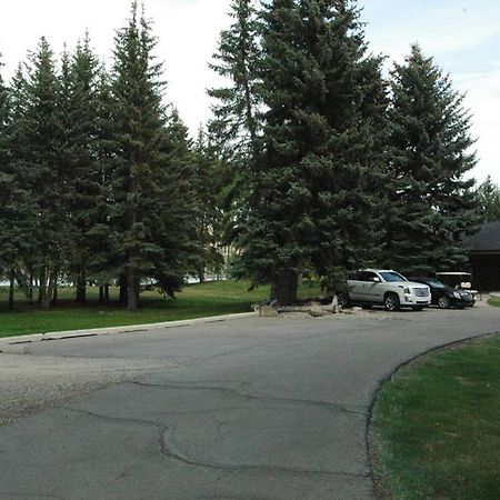 Roundhouse Grotto Bed and Breakfast YYC Exteriör bild