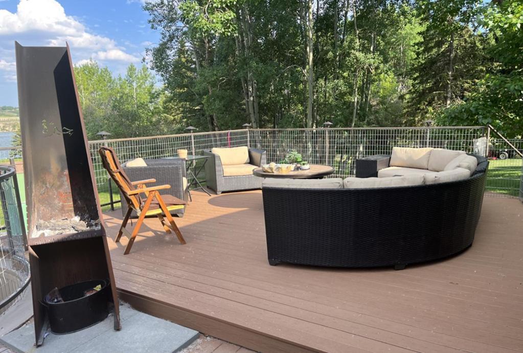 Roundhouse Grotto Bed and Breakfast YYC Exteriör bild