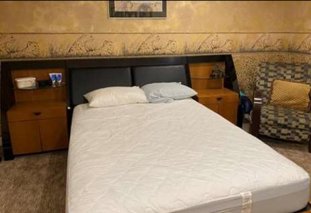 Roundhouse Grotto Bed and Breakfast YYC Exteriör bild